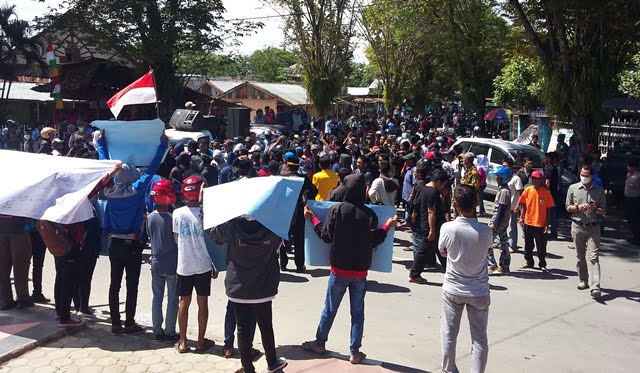 Tetap Ganti Nama Lapangan Hi Hayun ,Bupati Tolitoli Di Demo
