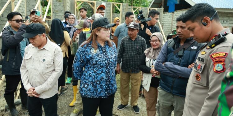 Ketua DPRD Donggala Tinjau Banjir, Dua Desa Terisolasi